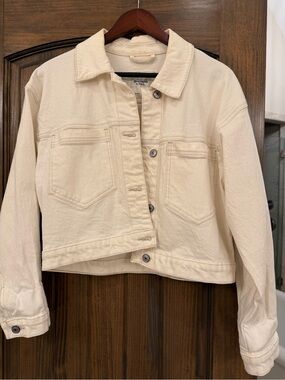 Abercrombie & Fitch Cream Cropped Denim Jacket